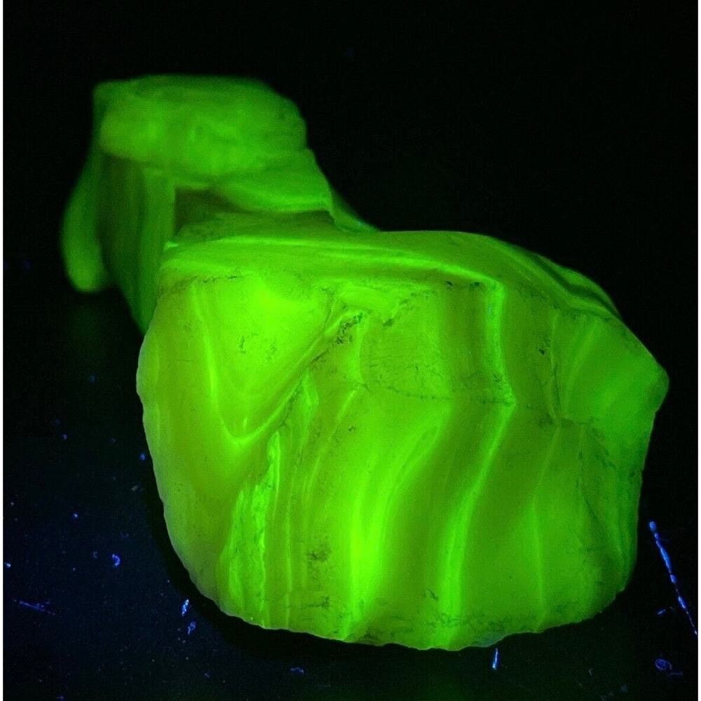 Pink Swirl Milk Glass Art Glass Cullet Glowing Uranium Slag Glass #5GX97‎